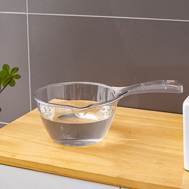 Achicador de plástico transparente